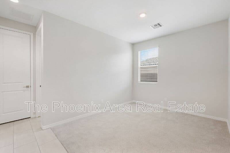 Maricopa House: 35786 W Santa Monica Ave
