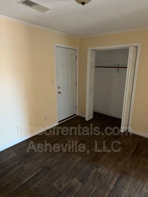 Forest City Condo: 3126 US Hwy 221 S