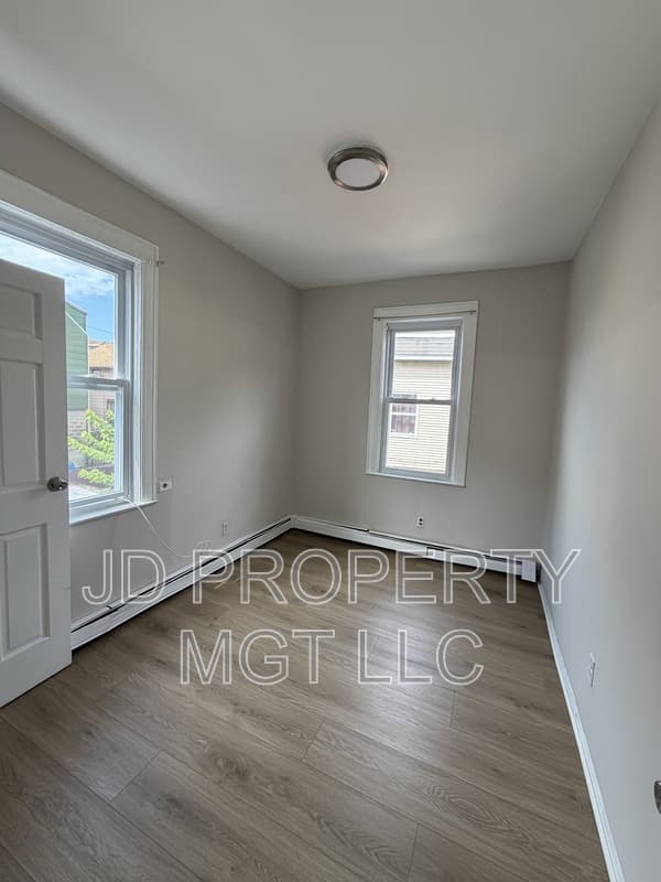 Cliffside Park Condo: 341-343 PALISADE AVE - 2B