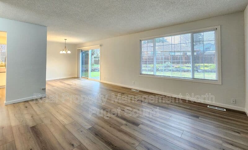 Lynnwood Condo: 13612 36th PL W