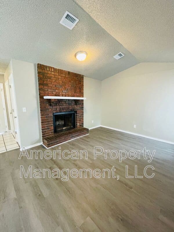 Tulsa House: P2-1Q- 1810 W. 58th St S