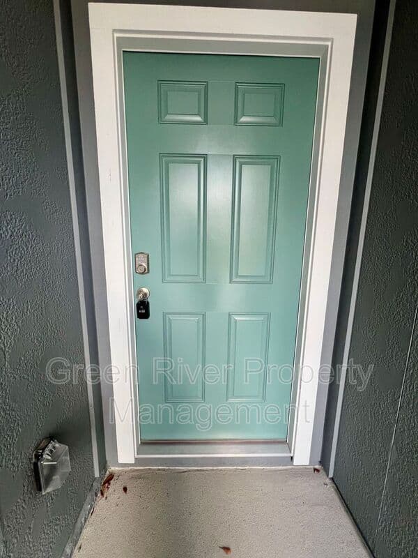 Middleburg House: 827 Rivertree Place