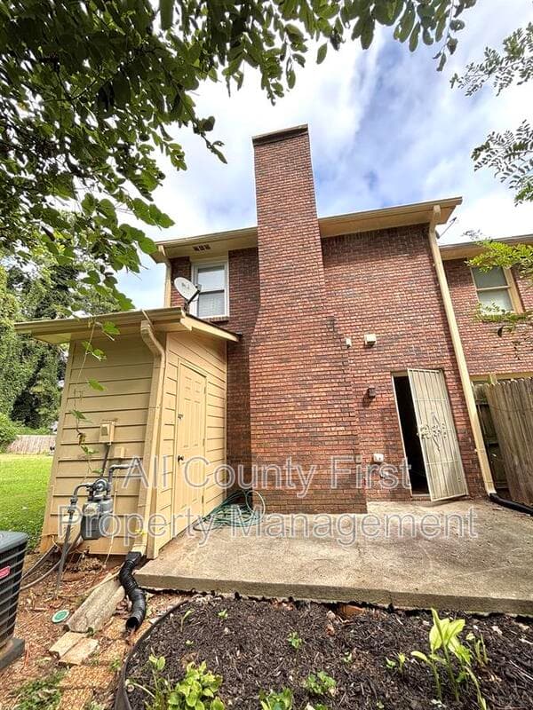 Clarkston House: 3486 Andrew Jackson Drive