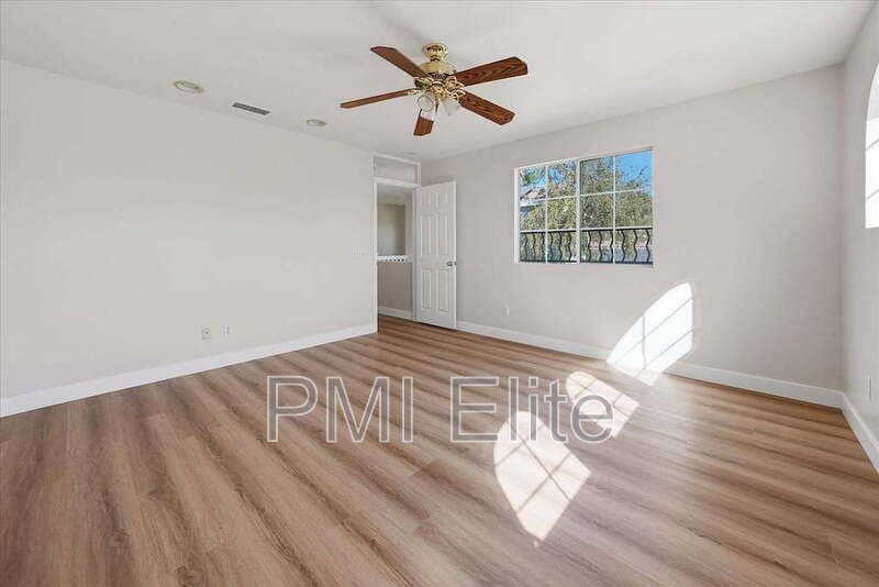 Castaic House: 32029 Cypress Way