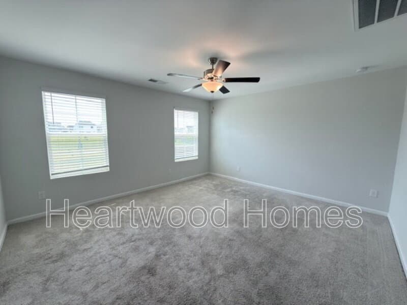 Elgin House: 406 Eclipse Lane