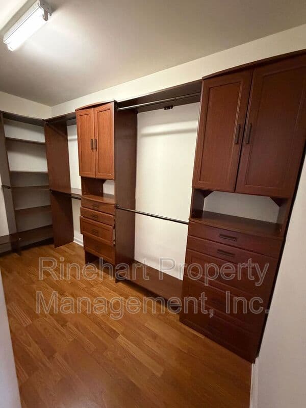 Rock Hill House: 737 Atherton Way