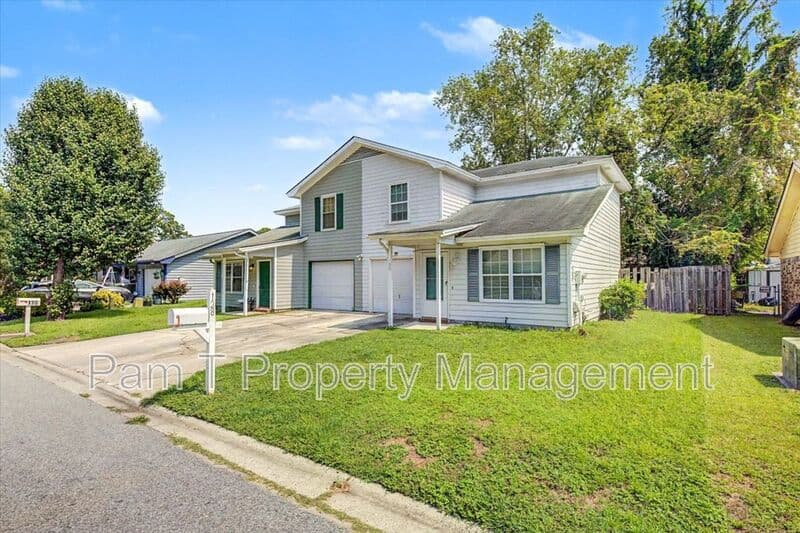 Savannah Townhome: 128 Fox Chase Road