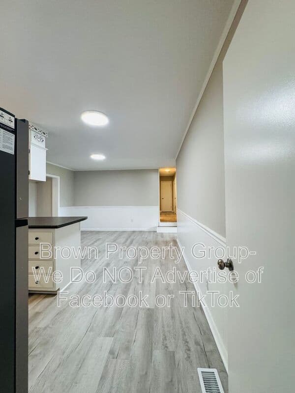 Fayetteville House: 5143 Longbranch Dr