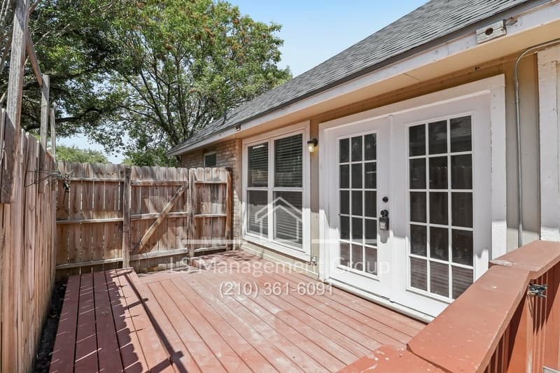 San Antonio House: 3118 Bear Springs Drive