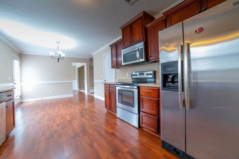 Hinesville House: 211 Augusta Way