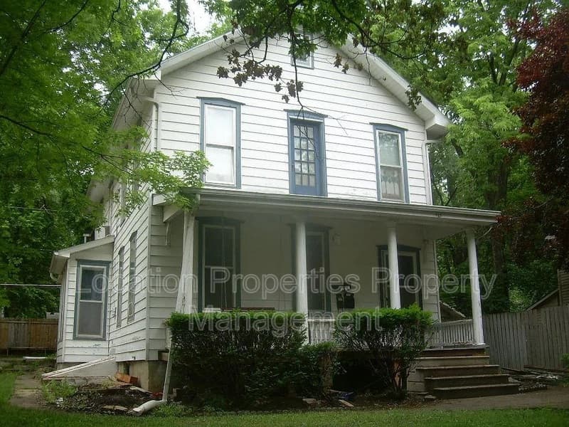 Lawrence Condo: 925 Alabama Street - C