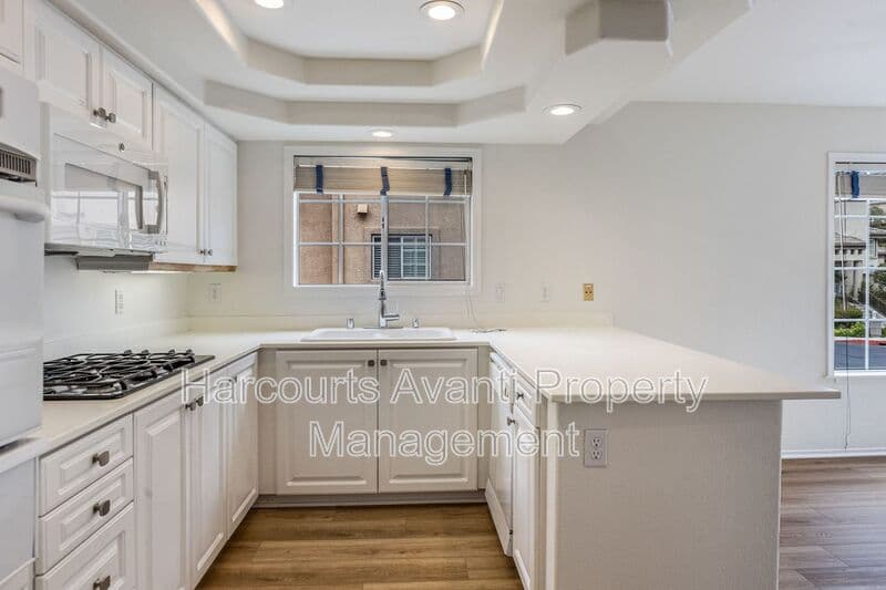 San Diego Condo: 12507 El Camino Real