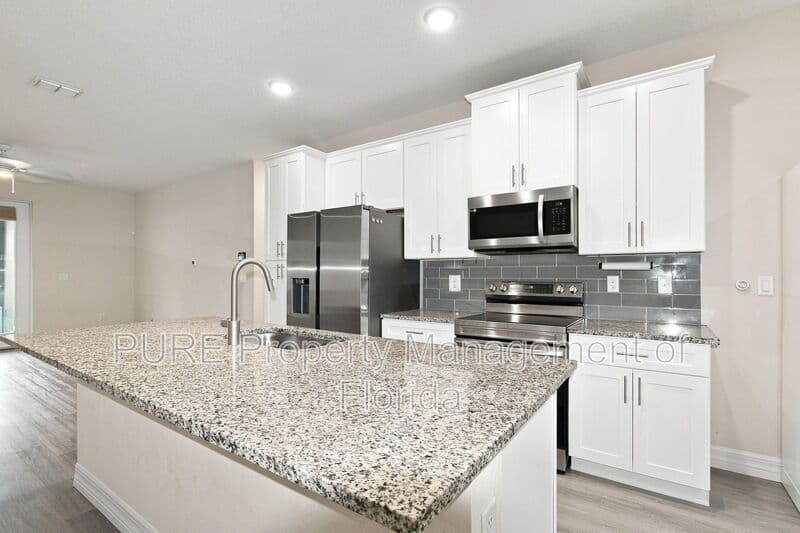 Ocala House: 13831 Sw 33rd Terr