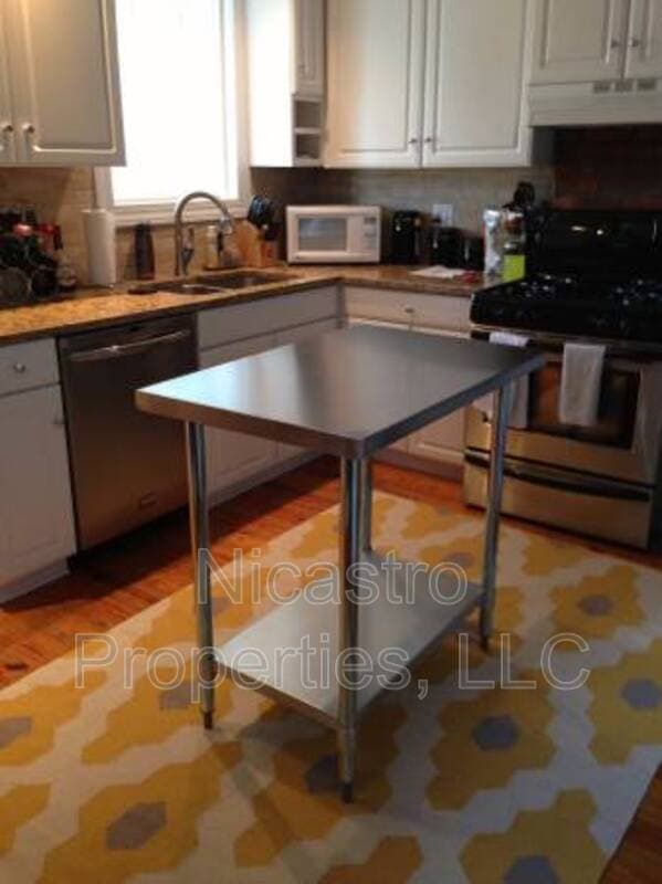 Columbus Condo: 588 Briggs Street