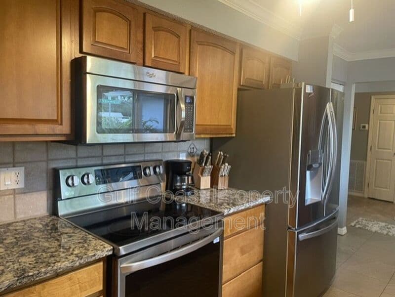 Sarasota House: 3737 Kingswood Dr