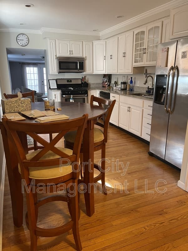 Baltimore Townhome: 14 South Ann Street