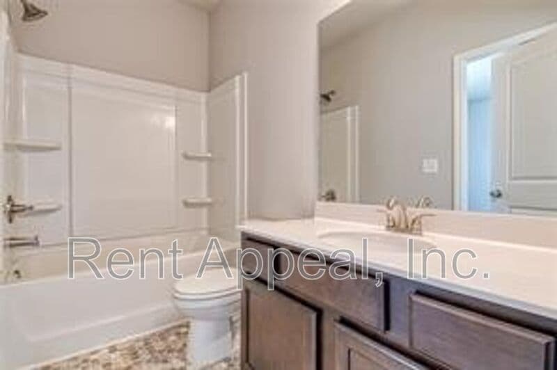 Snellville House: 2590 Norwich Trace