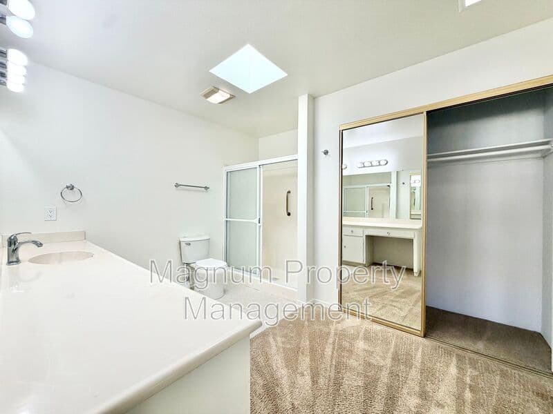 Hemet House: 25524 Sharp Dr