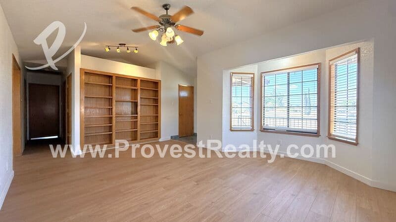 Victorville House: 13043 4th Ave
