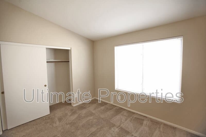 Goodyear House: 13602 W Desert Flower Dr