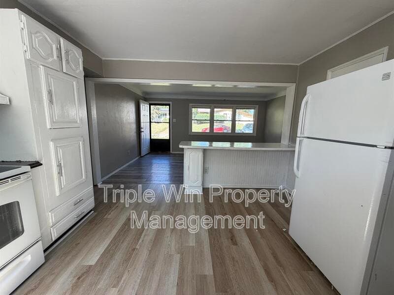 Hazlewood House: 8314 Richwood Ln.