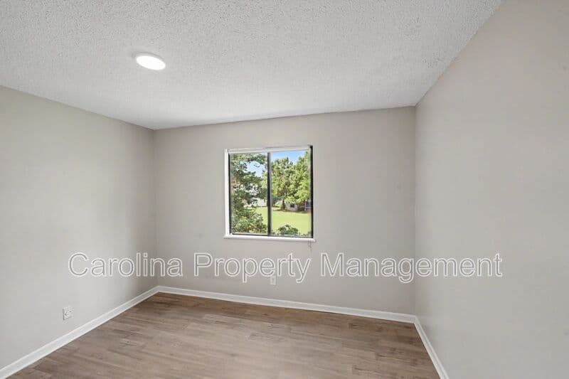 Charlotte House: 10971 Harrowfield Rd