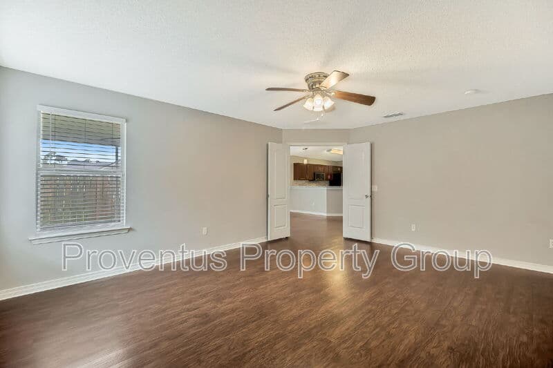 Navarre House: 2058 Catline Circle