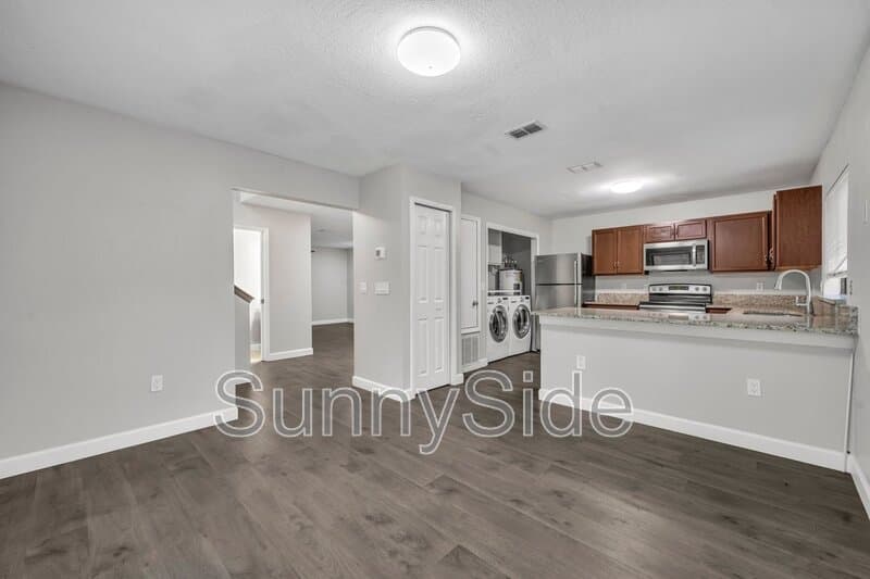 Ocoee Townhome: 631 Olympic Dr