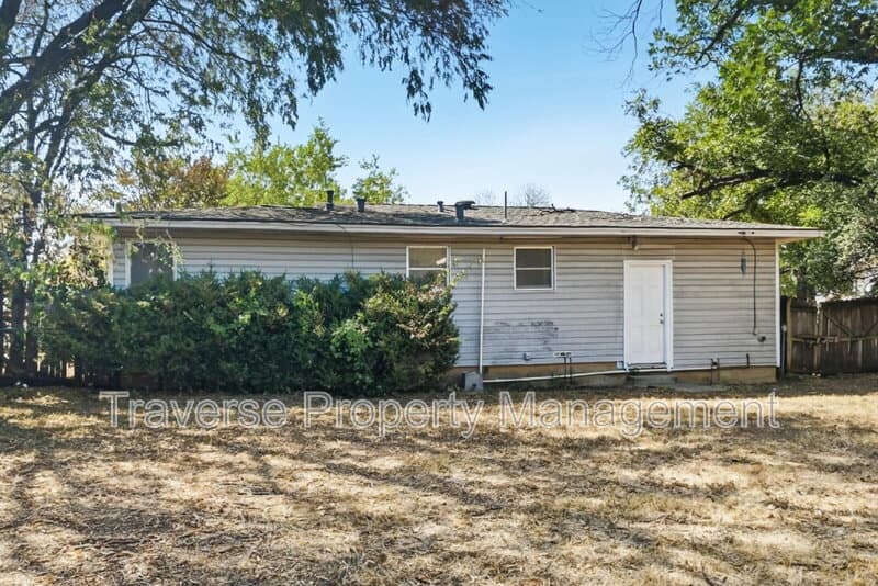 Haltom City House: 5025 Catalpa St