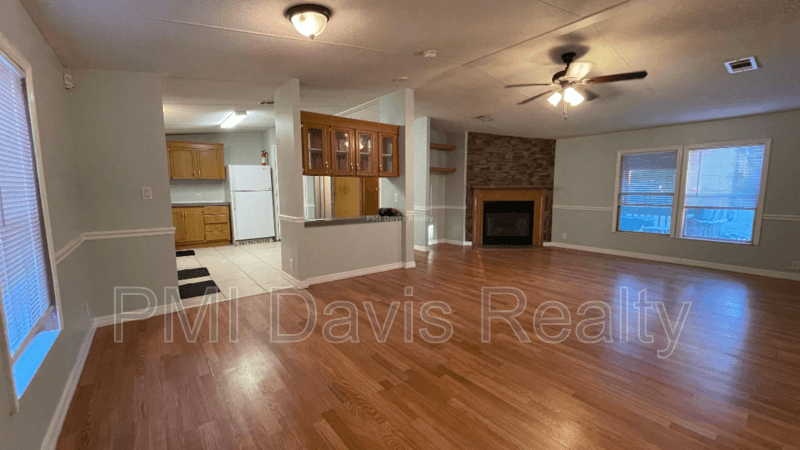 Orange Park House: 2645 Mosley Rd