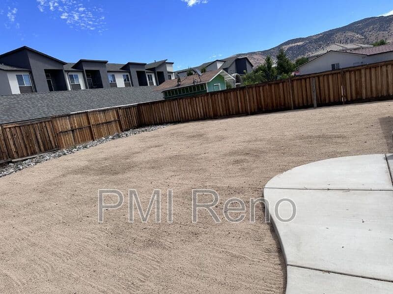 Reno House: 525 Verelli Court
