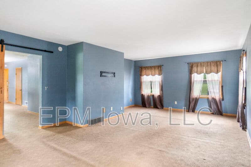 Cedar Falls House: 3310 Rownd Street
