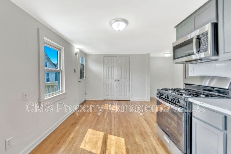Jamesburg Condo: 37 Hooker St