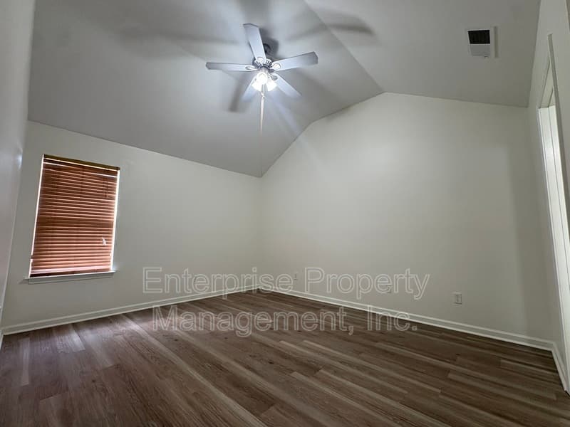 Cordova House: 7125 Showboat Ln