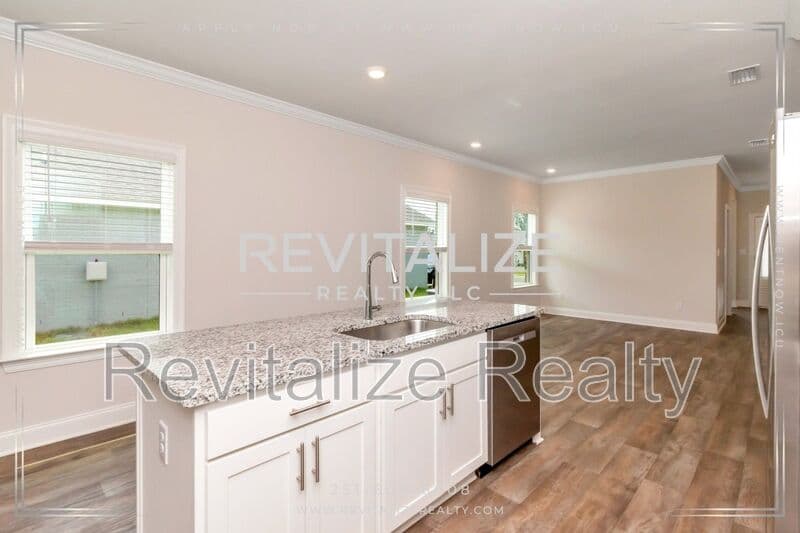 Daphne House: 11253 Cloister Drive