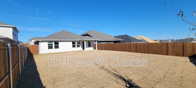 Fort Worth House: 2633 Oneida Lane