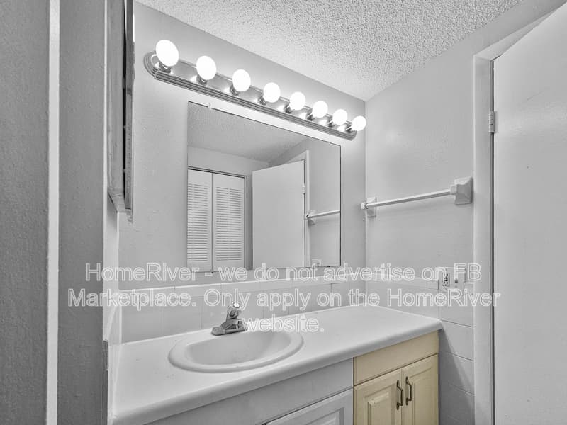 Tampa Condo: 7509 Pitch Pine Cir