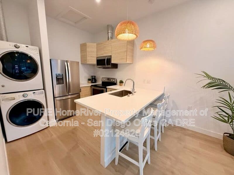 San Diego Condo: 2175 Bacon St