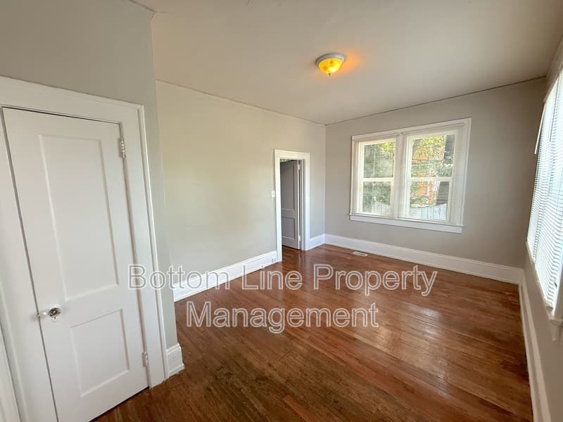 Charlotte Condo: 2108 E 7th St #3