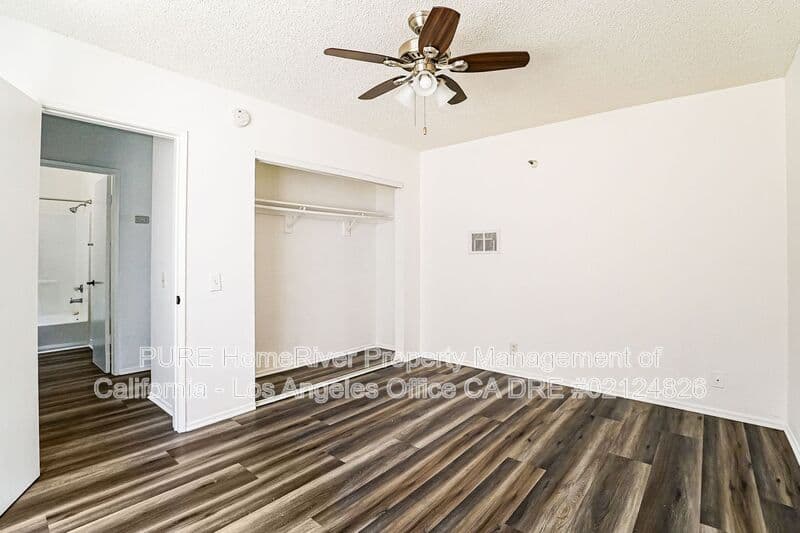 Hawthorne Condo: 13707 Yukon Ave