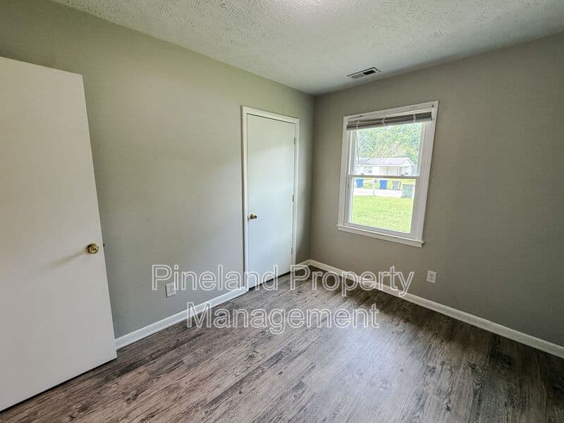 Fayetteville House: 2233 Delta Dr