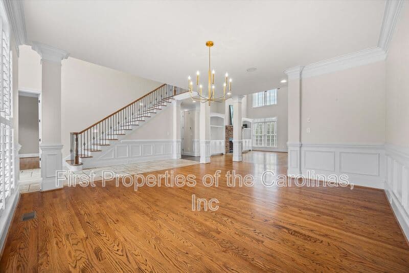 Lake Wylie House: 334 Stone Cliff Lane