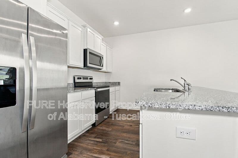Northport House: 4943 Copper Loop Rd