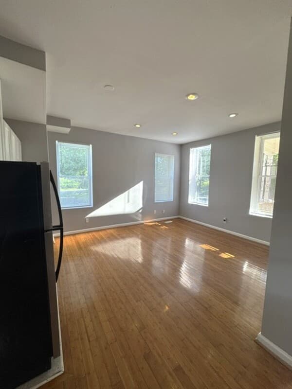 Baltimore Condo: 2101 Chelsea Terrace - 1