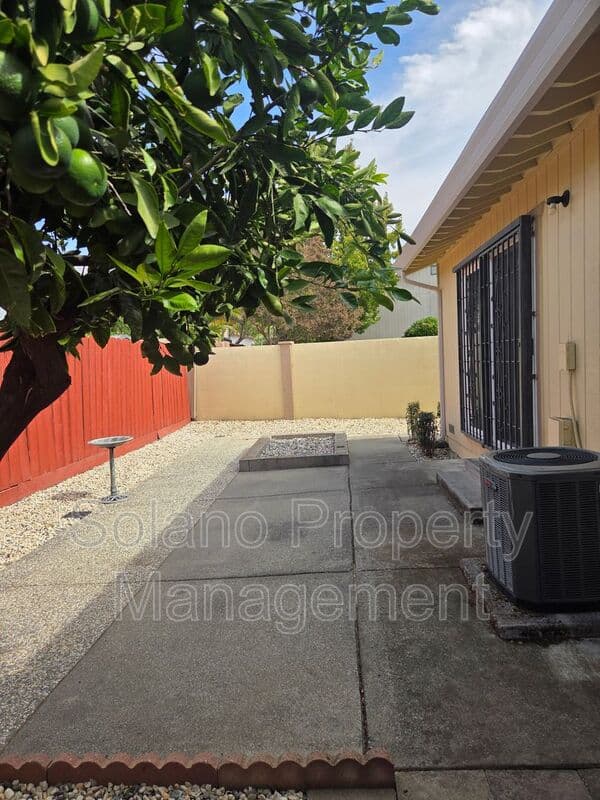 Fairfield Condo: 1152 Frost Pl