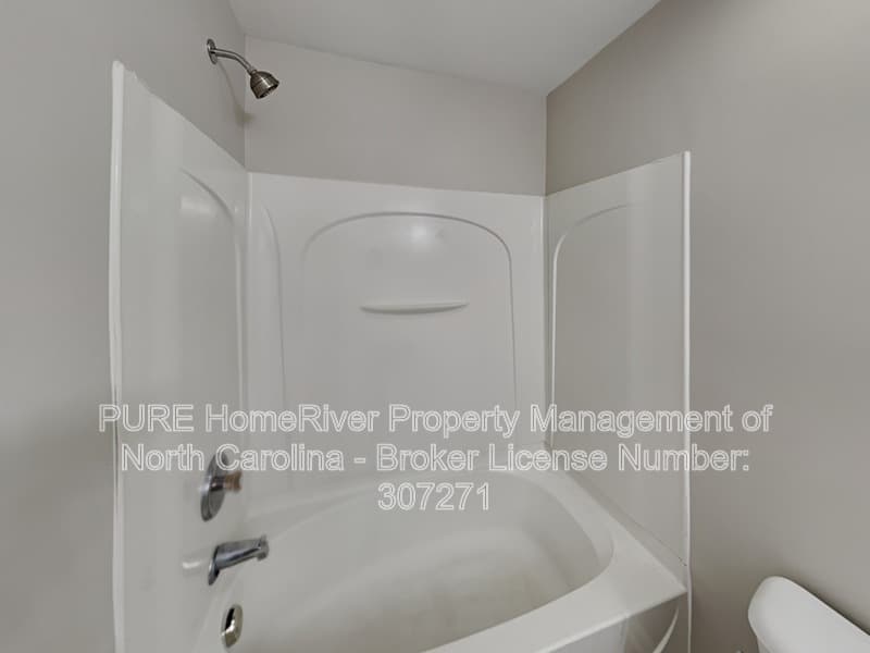 Kernersville House: 4419 Westhill Pl