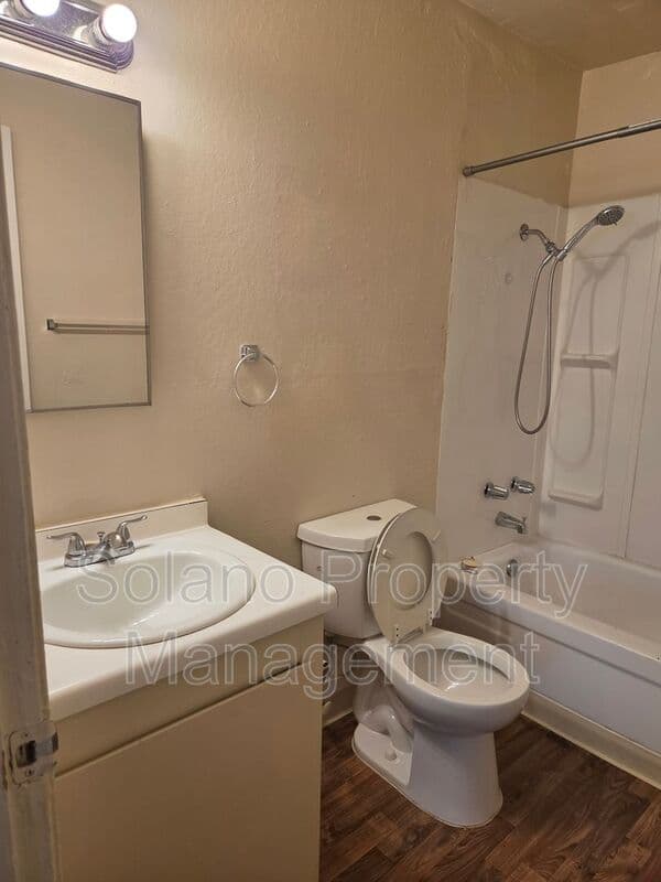 Fairfield House: 1190 Dana Drive