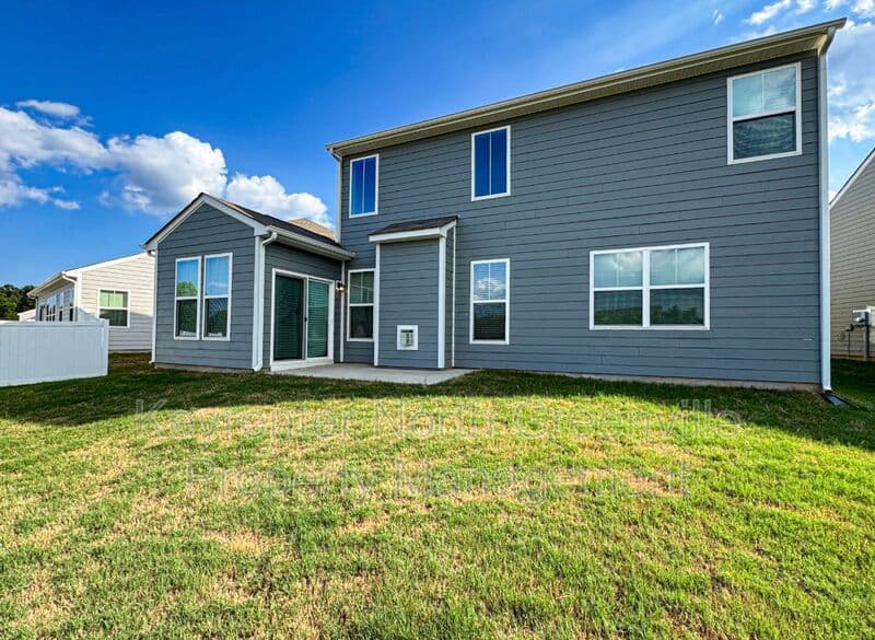 Simpsonville House: 612 Columbus Cir