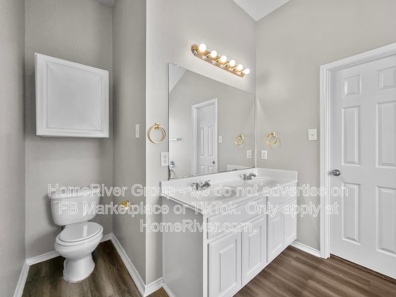 Fort Worth House: 1240 Pepperidge Ln