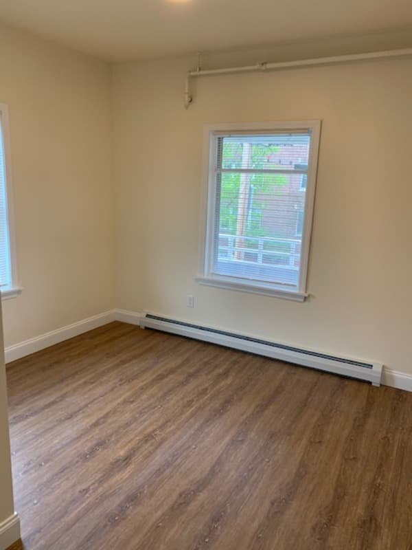 Burlington Condo: 11 Hungerford Terrace, Unit 4